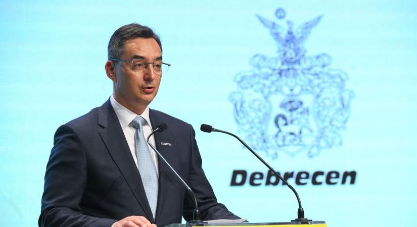 Ilyet még nem láttak: átadták a legnagyobb magyar vidéki város új luxusszállodáját – ez már a németeknek és a kínaiaknak kell