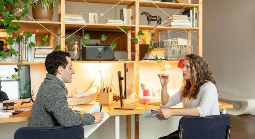 Az önéletrajz ma már nem bizonyíték – ezért hibázik egyre gyakrabban a kiválasztás 2026-ban