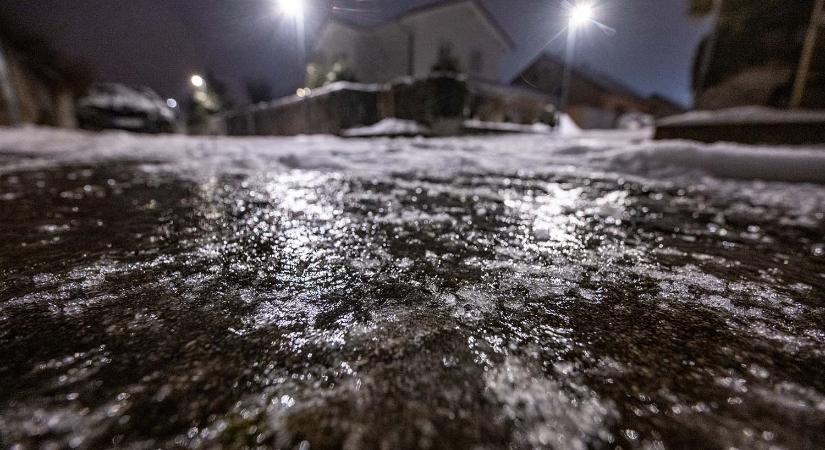 Kiadták a másodfokú riasztást, ne ülj autóba!