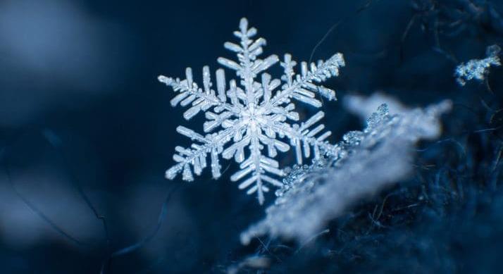 Rémisztő figyelmeztetés – Ónos eső, a természet csillogó, de veszélyes csapdája