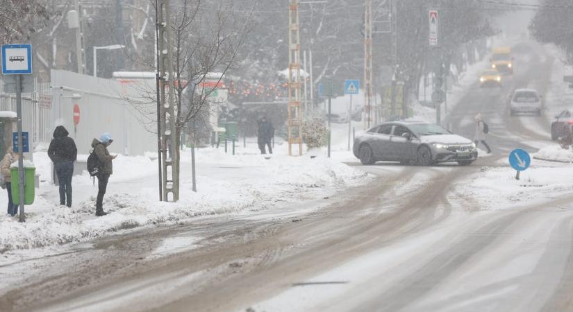 Már Budapestre és Pest megyére is narancs riasztást adott ki ónos eső miatt a HungaroMet