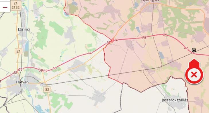 Szalagkorlátnak ütközött egy autó az M3-ason 