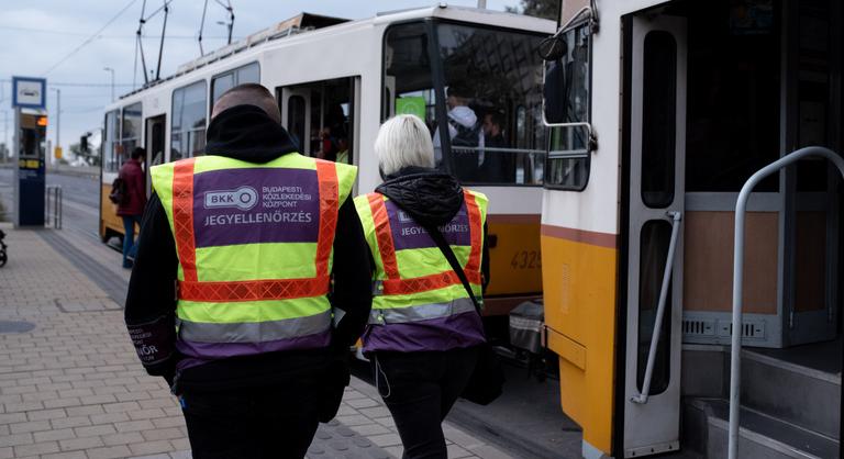 A TikTokon figyelmeztetik egymást a diákok: 25 ezres büntetés várhat rájuk a BKK-n
