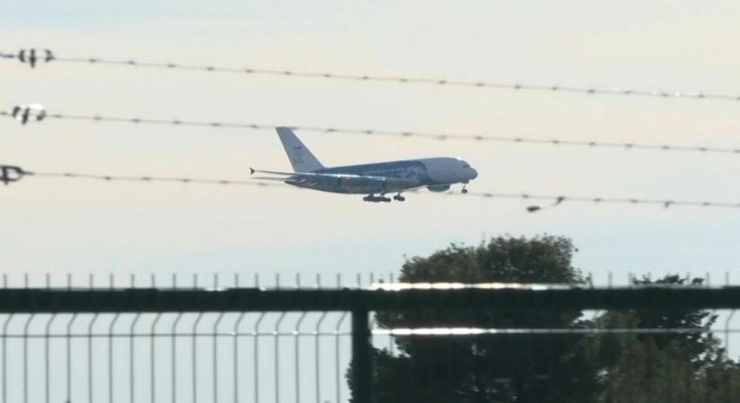 Ónos eső miatt lezárták a bécsi repülőteret