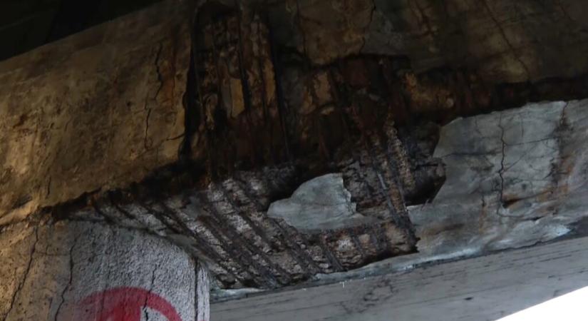 Veszélyessé vált a felüljáró