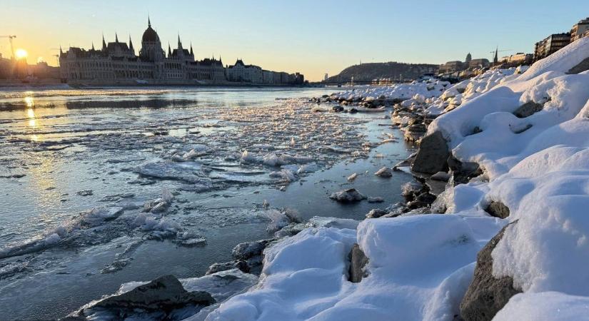 Ilyen látványosan zajlik a jég a nagyobb folyókon, nézd meg!
