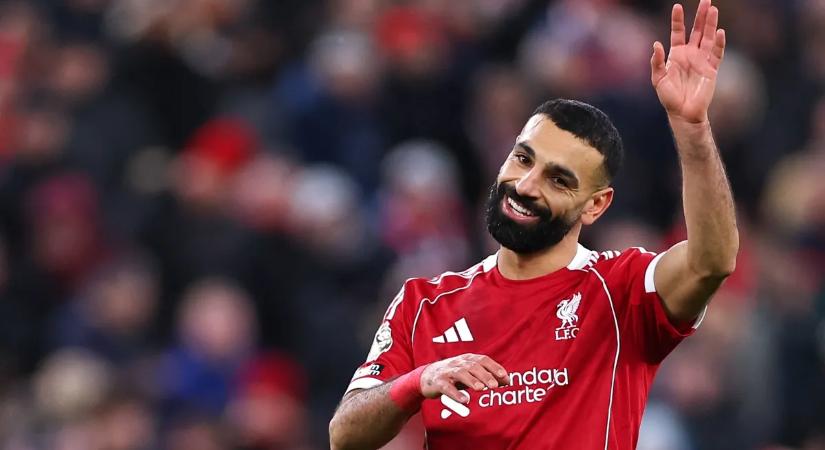 Szalah csupa mosoly, fütyül a Liverpool problémáira
