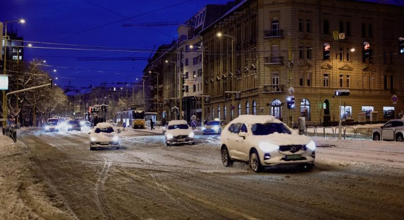 Sokkal több mentést végeztek, több helyen az áram- és a vízszolgáltatás is szünetelt az extrém időjárás miatt