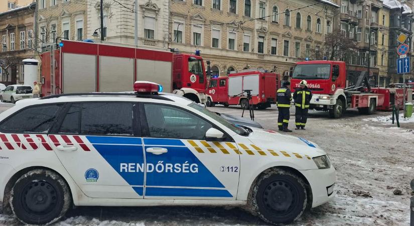 Tűzoltók lepték el a Baross utcát: kiderítettük mi történt