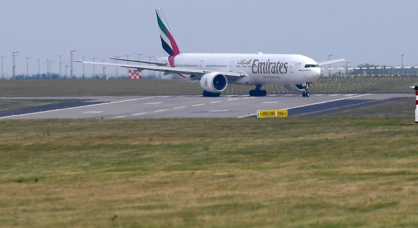 Leállt a közlekedés a Liszt Ferenc Nemzetközi Repülőtéren az időjárás miatt