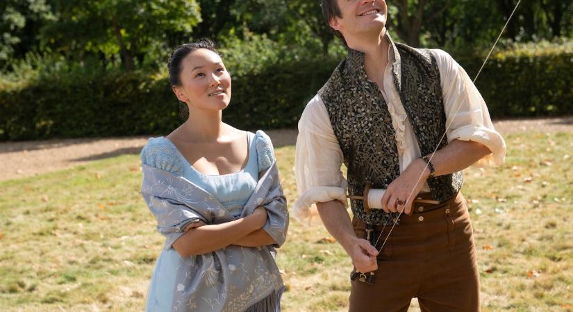 A Bridgerton 4. évada szakít a hagyományokkal – teljesen új típusú románc érkezik