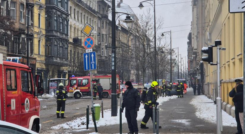 Tűz és robbanásszerű hangok miatt ürítették ki a Fazekas Mihály Gimnáziumot