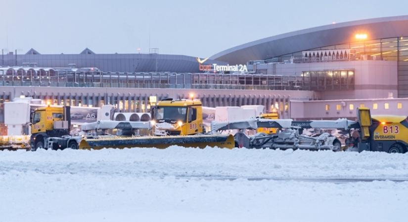 A szélsőséges időjárás miatt lezárták a Liszt Ferenc repülőteret