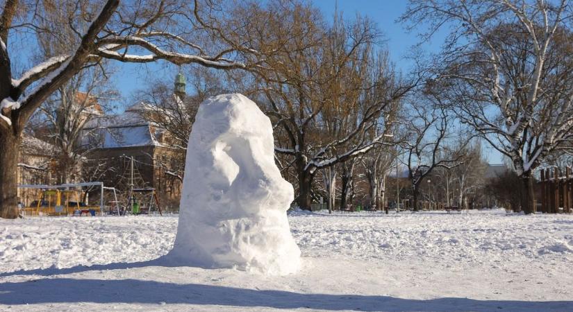 Kreatív alkotások lepték el a várost, egyre több hószobor bukkan fel Szegeden