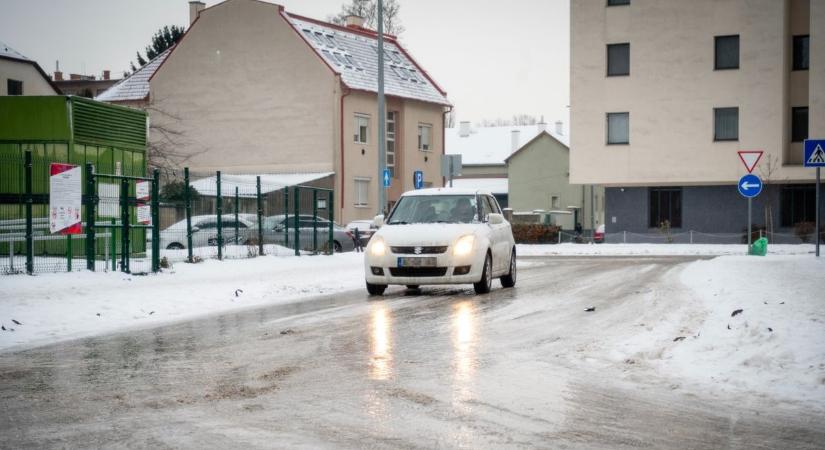Senkinek sem kell kint fagyoskodnia: ha megtelnek a melegedők, az Operatív Törzs azonnal nyitja az újabbakat
