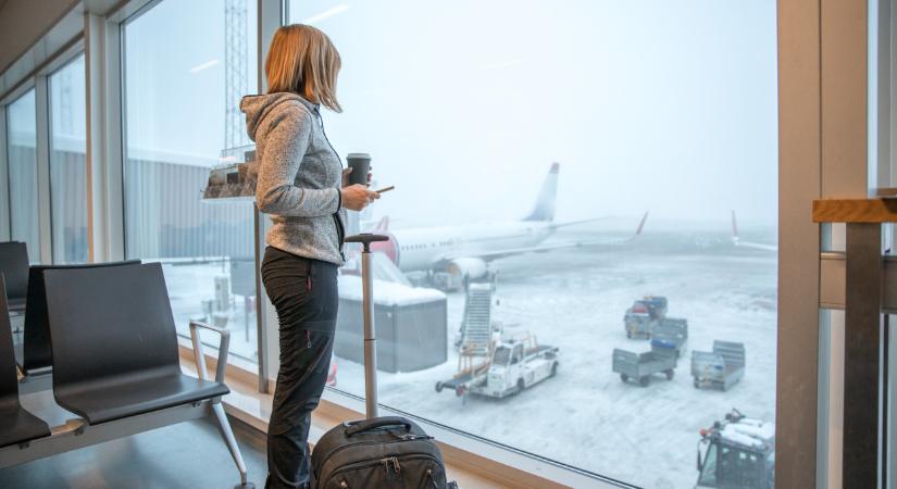 Ónos eső bénítja az európai reptereket: sok magyar utas nem tudja, hogy ilyenkor mire jogosult