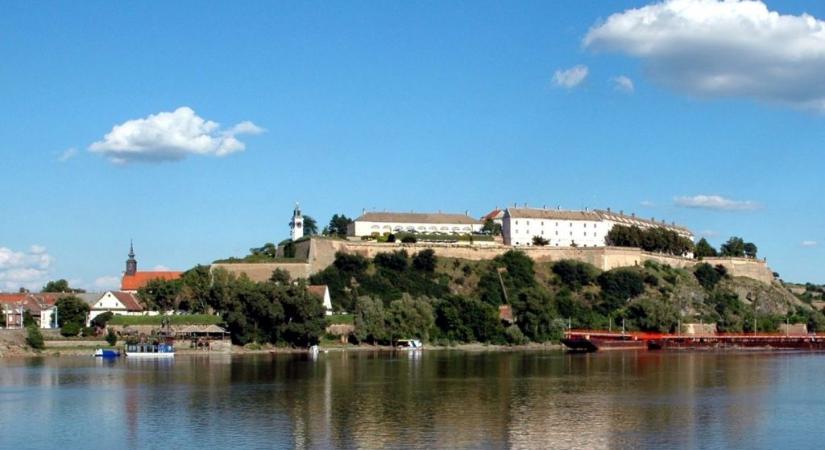 Felújítják a péterváradi várat