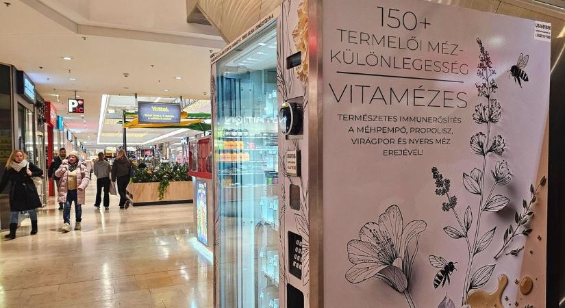 Különleges automata az Árkádban, mindenki a csodájára jár – videóval