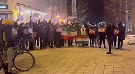 Iráni egyetemisták álltak ki Debrecenben a rezsim ellen harcoló honfitársaik mellett – videó