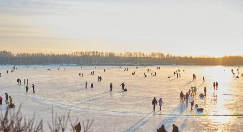 Friss fotókon, milyen vastag a Balaton jege: különleges látvány