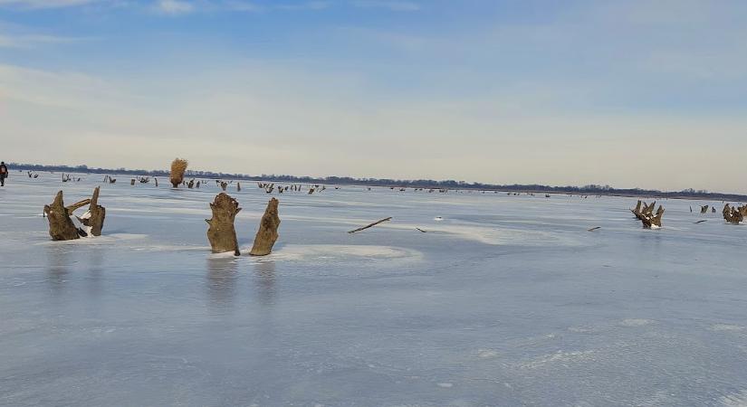 Továbbra sem biztonságos a jég a Holt-Tiszán és a Tisza-tavon