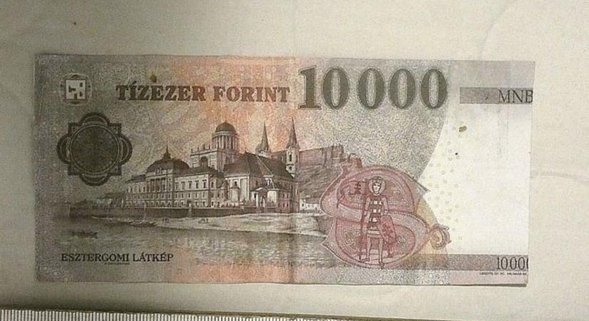 Hamis tízezresek kerültek forgalomba Kaposvárról – elfogták a hamisítókat