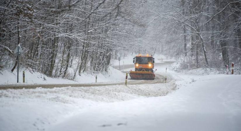 Ezt a téli KRESZ-szabályt kevesen ismerik – súlyos baleset lehet a vége, ha megszeged