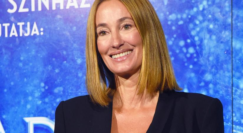 Epres Panni lélegzetelállítóan festett: csipkés estélyiben ragyogott a vörös szőnyegen