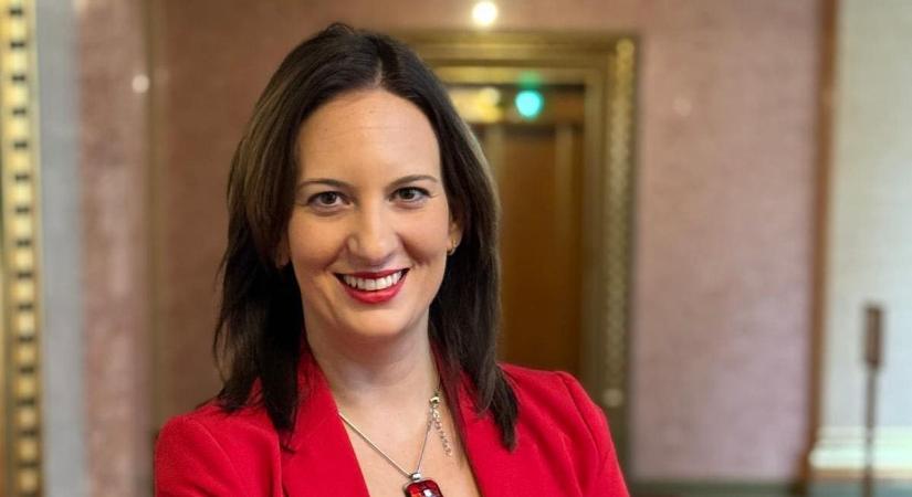 Sok sikert kíván a vizsgázóknak Hegedűs Barbara a veszprémi kampuszon ( fotó)