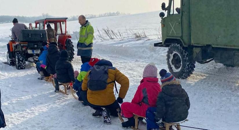 Befagyott tó adott otthont a tél egyik legjobb közösségi programjának