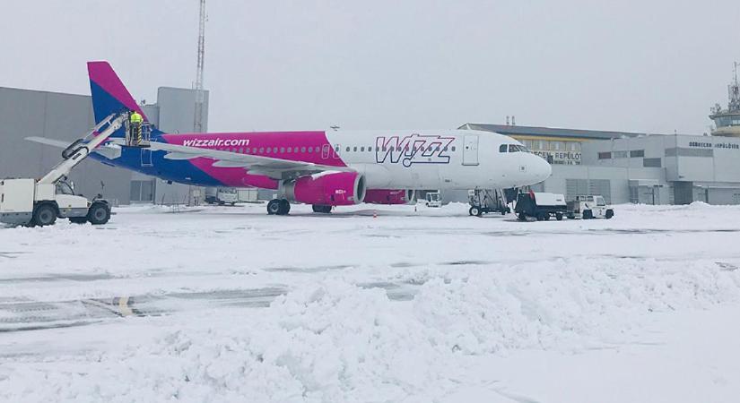 Átmenetileg szünetel a légiforgalom a Debrecen Nemzetközi Repülőtéren az extrém időjárás miatt