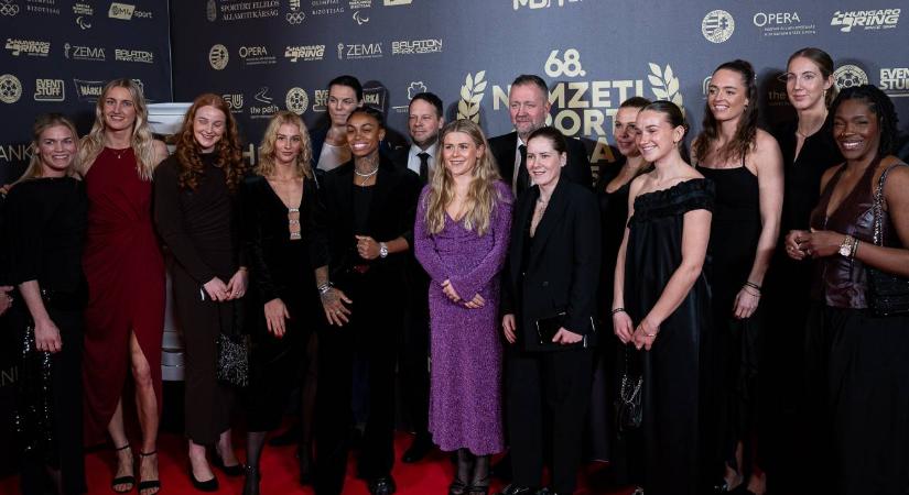 Nemzeti Sport Gála: csodásan festett a vörös szőnyegen a győri kézilabdacsapat álompárja