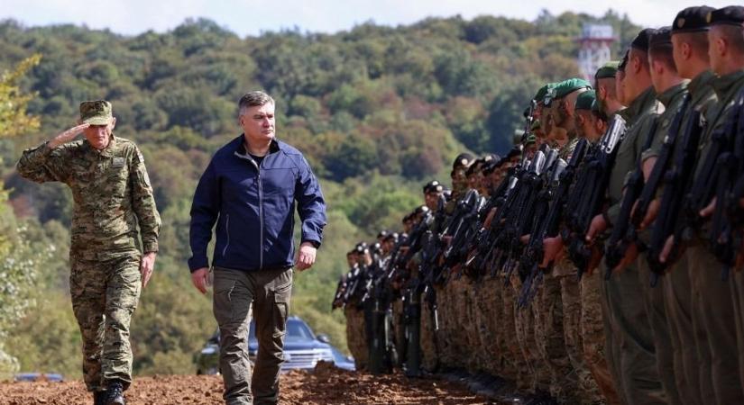 Háborúk és veszélyek korába léptünk – bevezették a sorkatonaságot a szomszédban