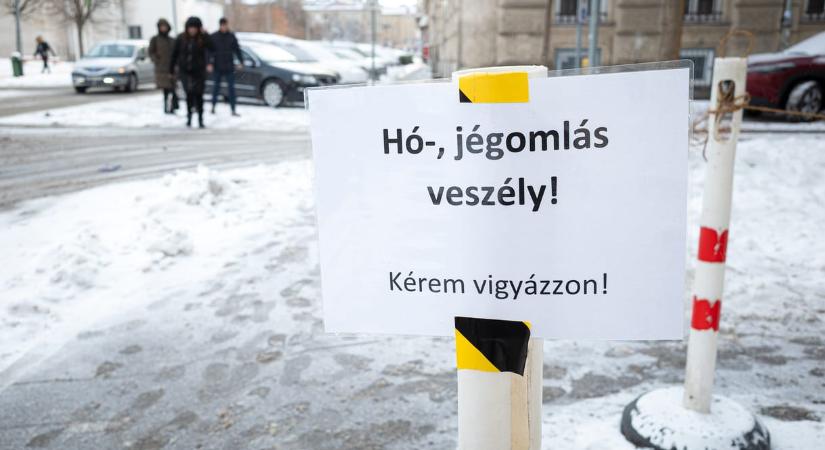 Annyian csúsznak el, hogy már műtéteket halasztanak a növekvő esetszámok miatt