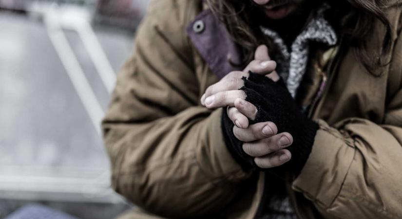 A fagy nem válogat: országszerte próbálnak segíteni a hajléktalanoknak