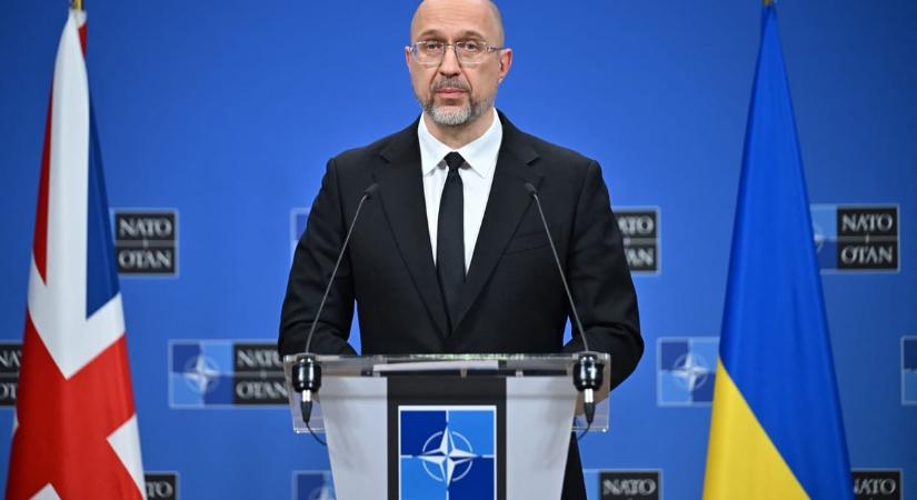 Átalakítja a kormányát Zelenszkij, két miniszer is új tárcát kap