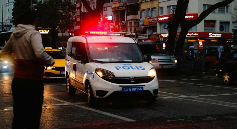 Lövöldözés a bíróságon: egy rab mentette meg a bírónő életét, akire egy ügyész rálőtt