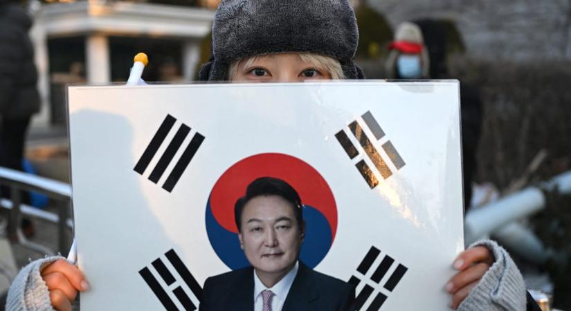 Halálbüntetést kért az ügyészség a lázadással vádolt volt dél-koreai elnökre