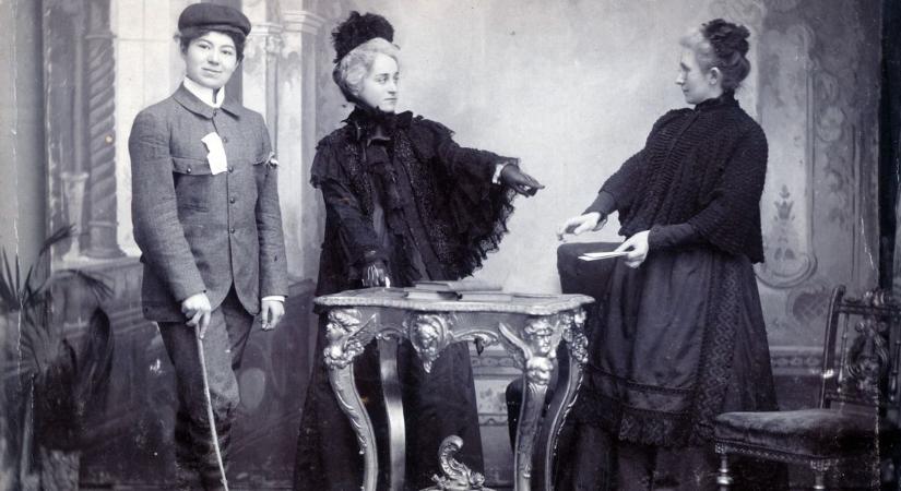 Ilyen volt, ilyen lett az álbajusz a falusiakon – Régi fotókat és páratlan produkciót ajánlunk (galéria)