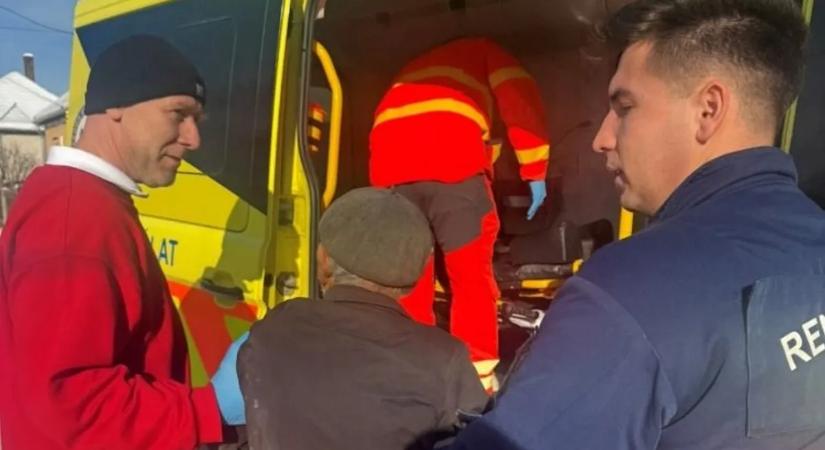 Egyedül fagyoskodott, kihűléstől mentettek meg egy férfit a taszári rendőrök