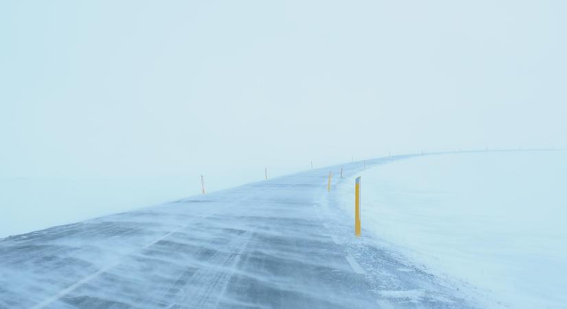 Szerdáig országszerte figyelmeztetés van érvényben a jegesedés miatt