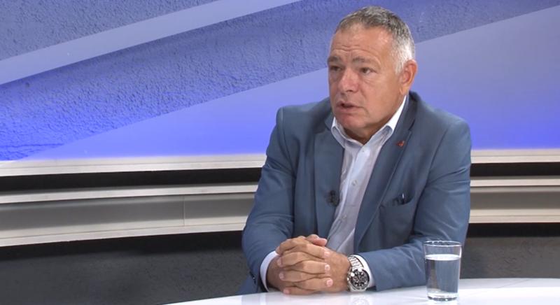 Héjja János: Nem jó langyos vízben ücsörögni