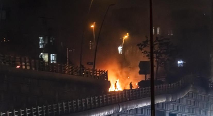 Már csaknem kétezer halálos áldozatuk van az iráni tüntetéseknek