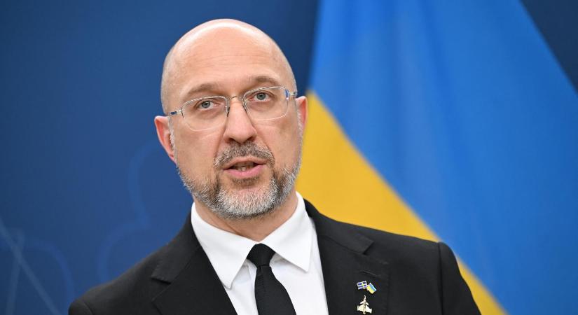 Menesztették az ukrán védelmi minisztert