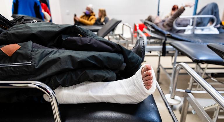 Kiadták a figyelmeztetést, drámai küzdelm folyik a kórházakban – bejártuk a sürgősségi osztályokat