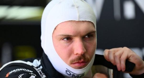 „Lúzerek!” – Ticktum beleállt a kommentelőkbe is