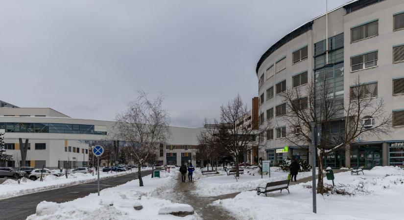 Havazás és ónos eső: folyamatosak a jeges elcsúszásos balesetek