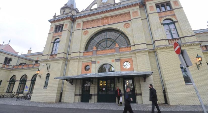 Megtámadták a jegykezelőket: paprika spray és tégla is előkerült