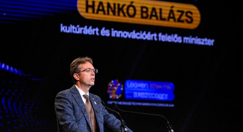 Miniszteri bejelentés: 28 milliárd jut a hallgatóknak