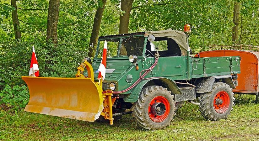 Ezt látja egy hókotró vezetője, munka közben – videó